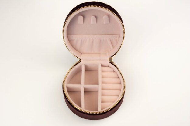 Papuošalų dėžutė su peteliške 2